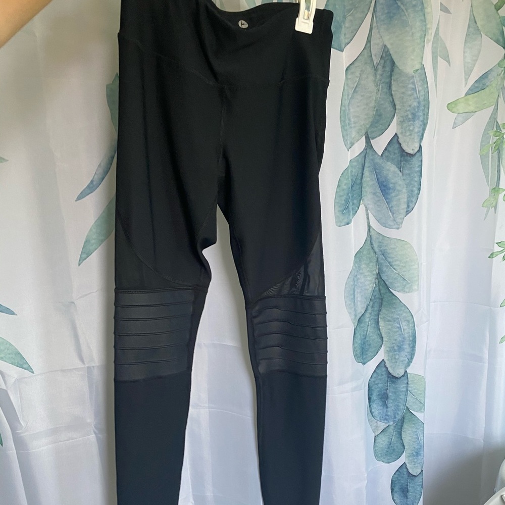 Small Black Legging with Mesh Knee